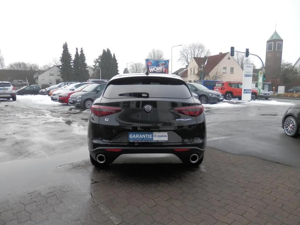 Main__Slider__Photo:Alfa Romeo Stelvio Super Q4/erst54443km/Garantie 01/2018-0