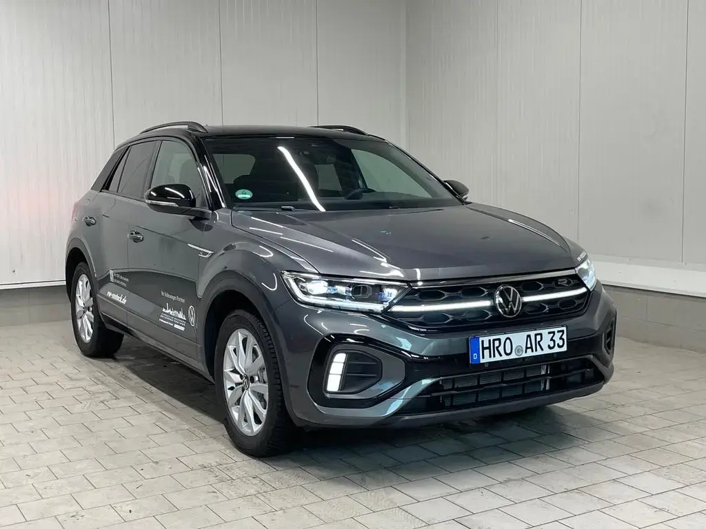 Main__Slider__Photo:Volkswagen T-Roc R-Line 2.0 TDI DSG STANDHZG PANO LED 02/2025-1