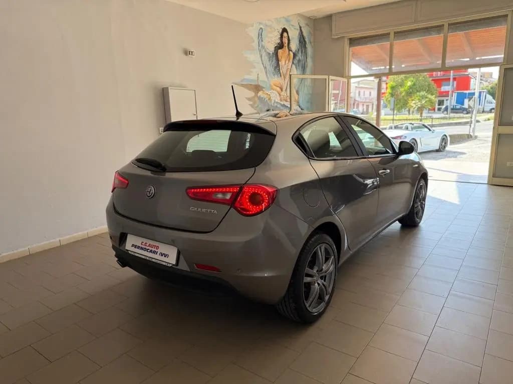 Main__Slider__Photo:Alfa Romeo Giulietta 1.6 JTDm 120 CV Super 10/2017-0