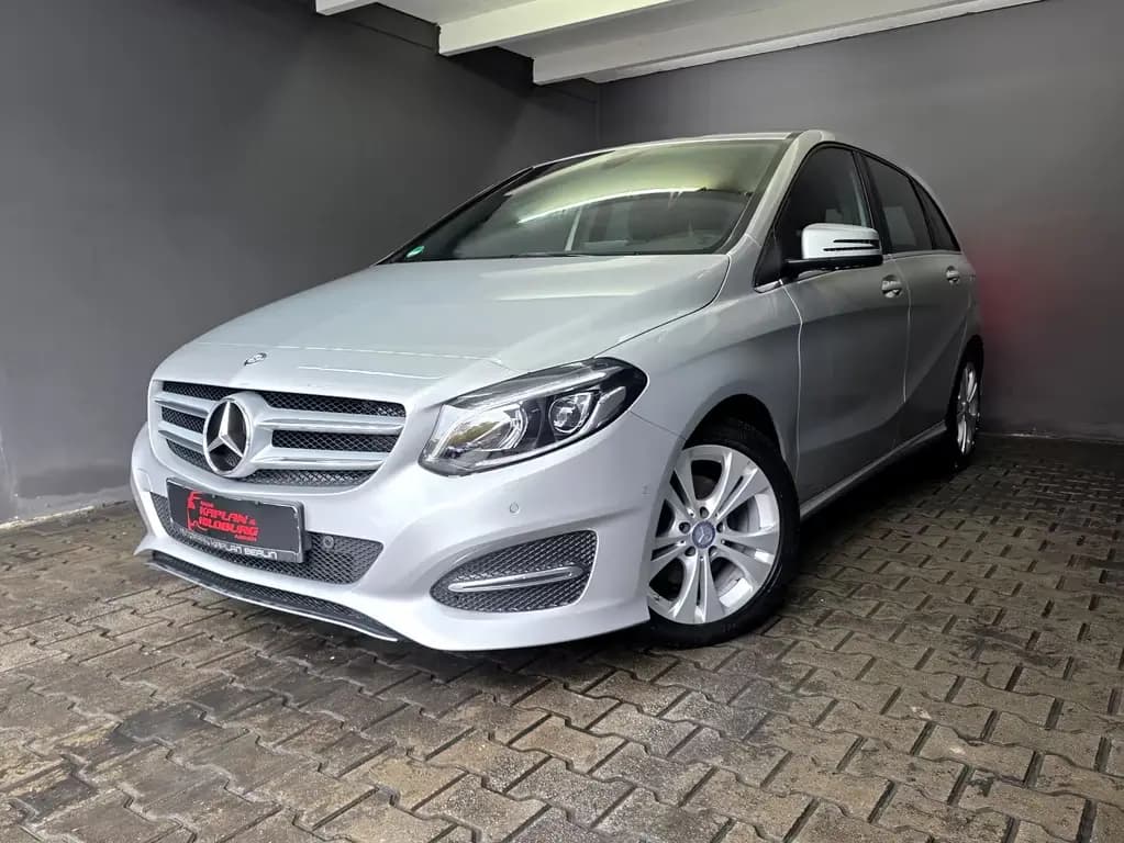 Main__Slider__Photo:Mercedes-Benz B-Class 180, AUTOMATIK, T-LEDER, NAVI, LED 07/2016-0