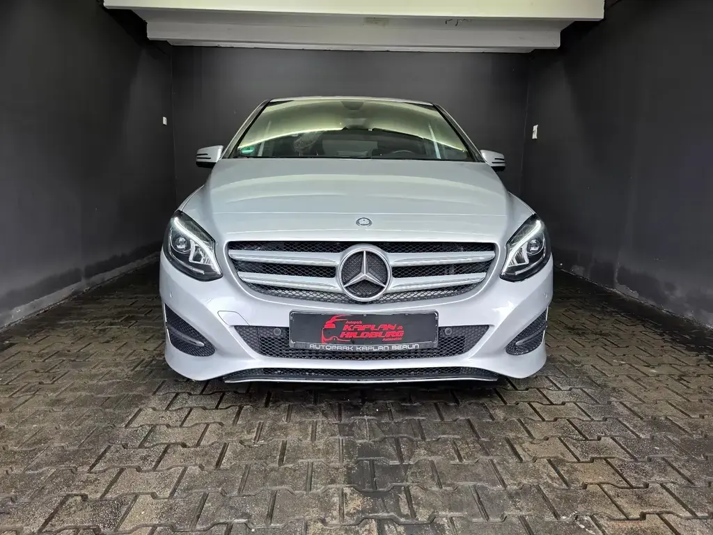 Main__Slider__Photo:Mercedes-Benz B-Class 180, AUTOMATIK, T-LEDER, NAVI, LED 07/2016-1