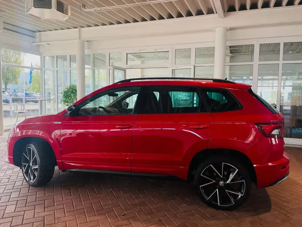Main__Slider__Photo:Skoda Karoq Sportline-Kamera-SitzheizungVo/Hi-scheckh. 07/2021-1