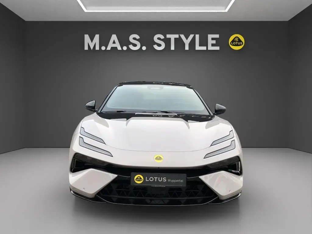 Main__Slider__Photo:Lotus Emeya 600 Business Lotus Wuppertal 0,25% Verst. null-1