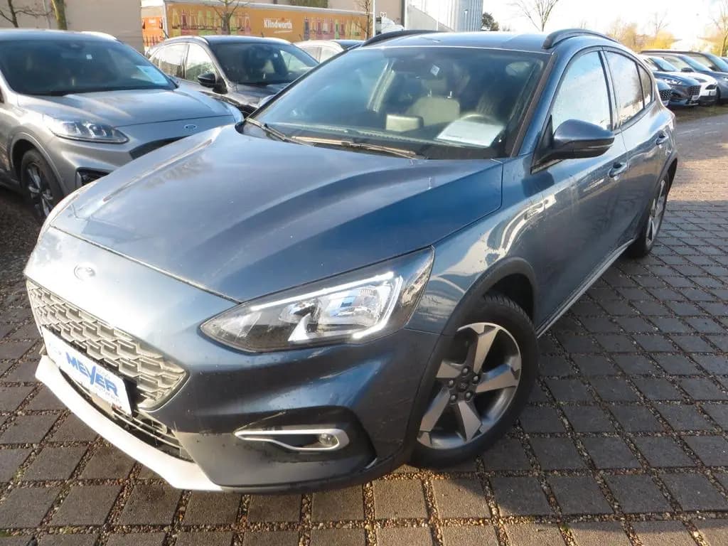 Main__Slider__Photo:Ford Focus Lim. Active X , Anhängerkupplung 11/2020-0