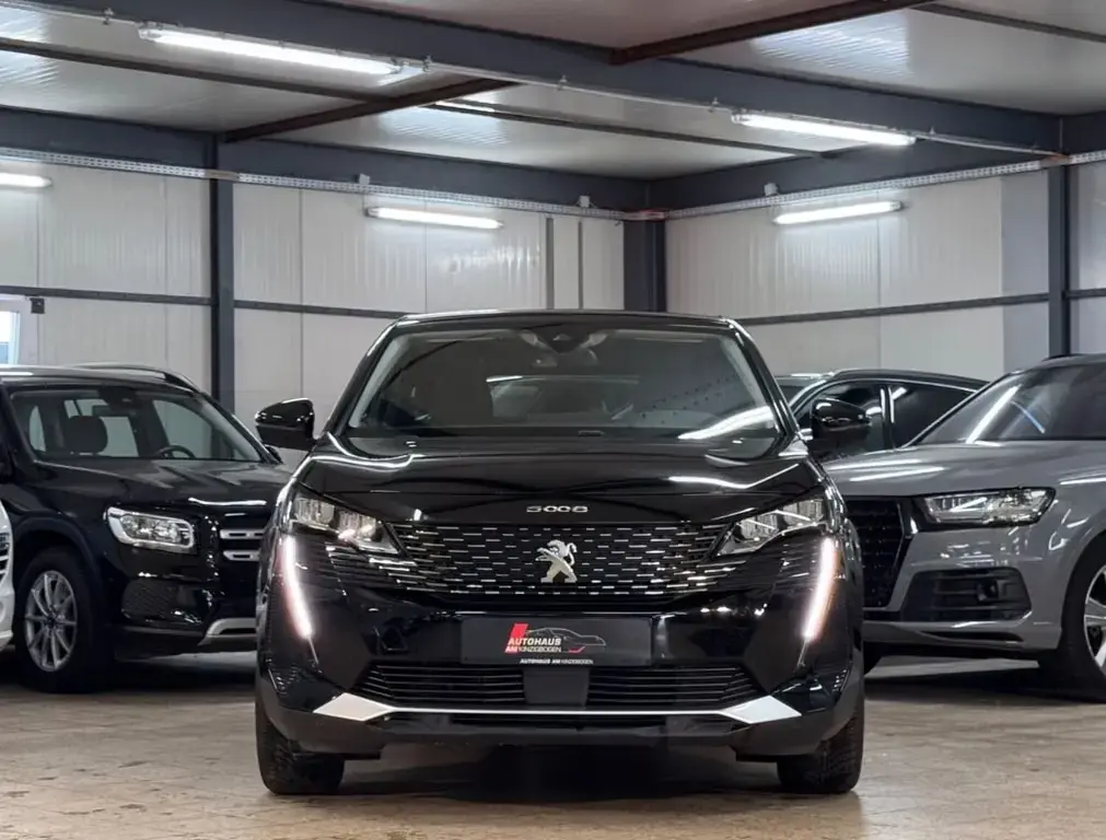 Main__Slider__Photo:Peugeot 5008 Active Business 7SITZER*VIR*SPUR*APPS*1.H 06/2021-1
