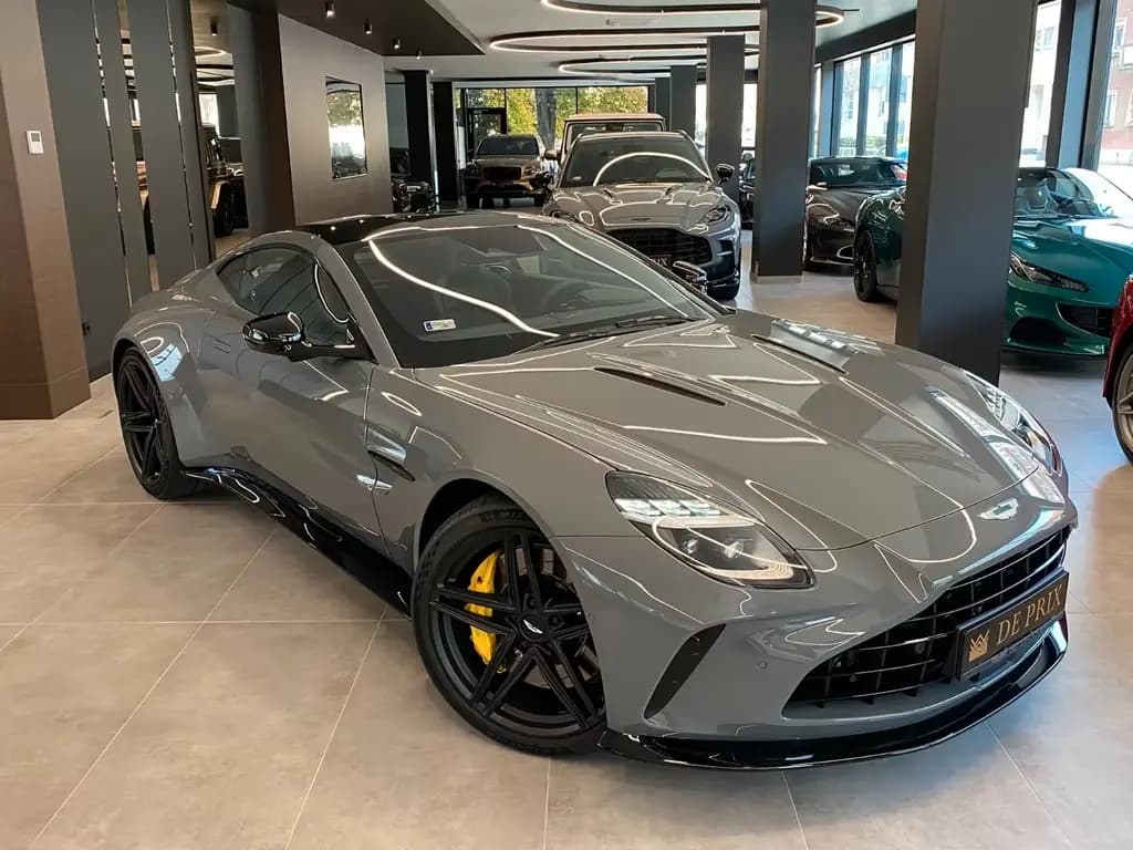 Main__Slider__Photo:Aston Martin V8 Vantage MY25 China Grey 10/2025-0