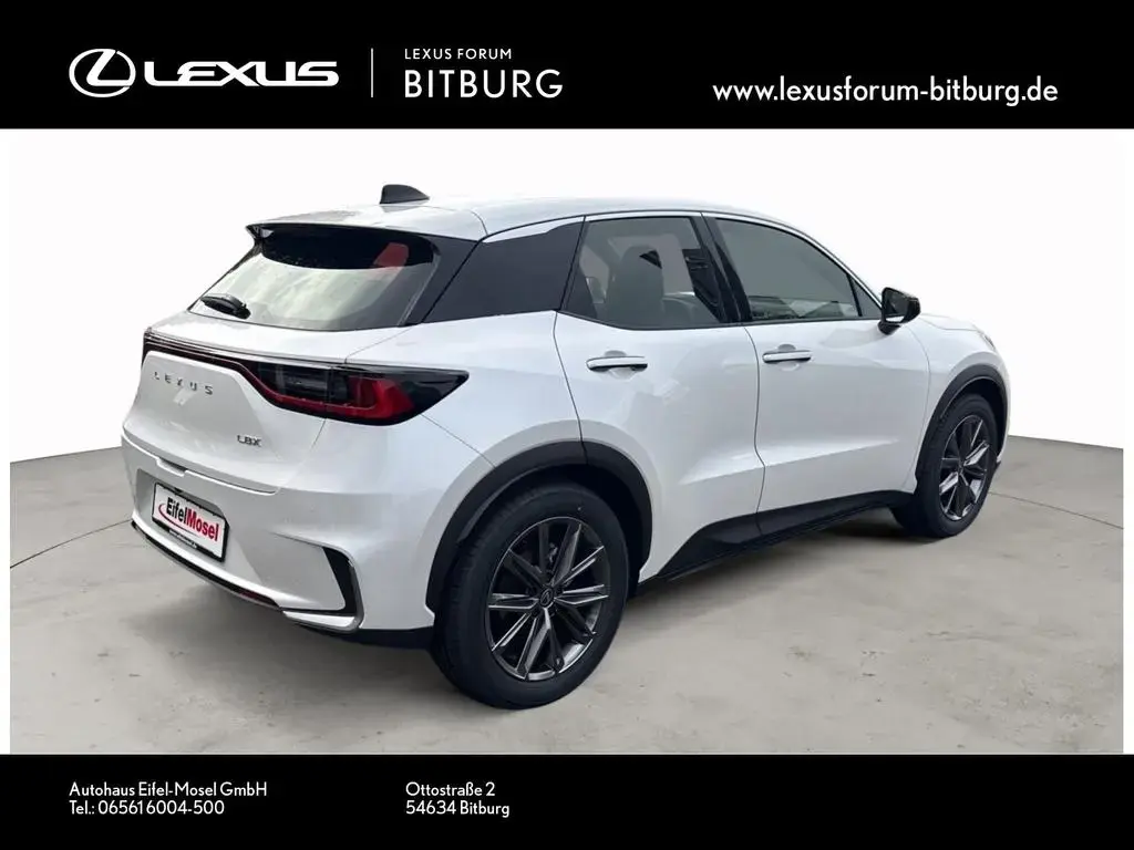 Main__Slider__Photo:Lexus LBX FWD Elegant Black Edition Technologie null-1