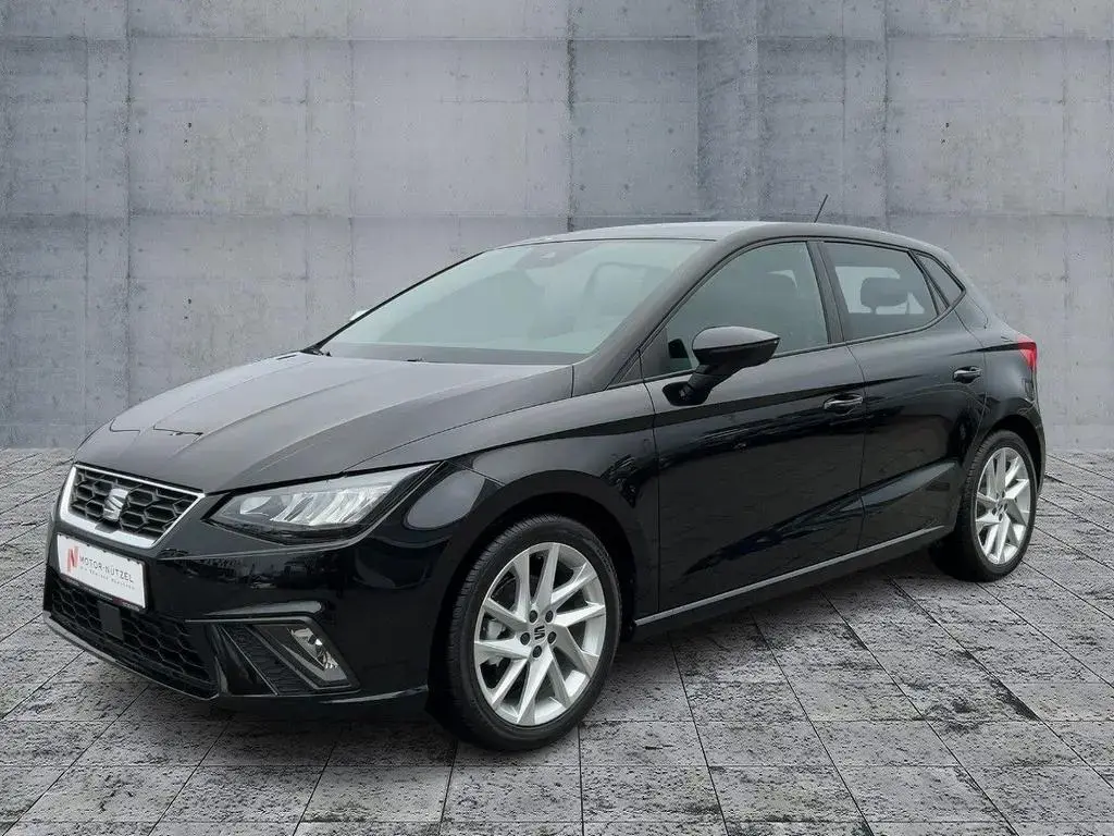 Main__Slider__Photo:Seat Ibiza 116PS DSG/ KESSY/ SHZ/ Paket-M/ NAVI null-1
