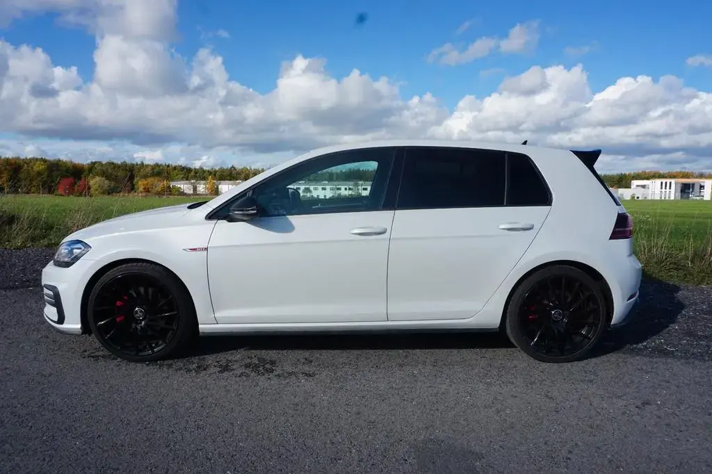 Main__Slider__Photo:Volkswagen Golf 2.0 TSI DSG GTI 04/2017-1