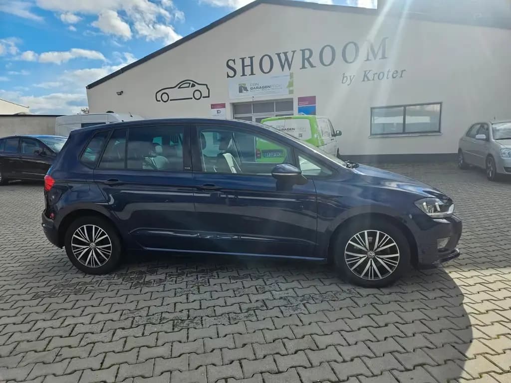 Main__Slider__Photo:Volkswagen Golf Sportsvan VII Allstar BMT/Start-Stopp Navi. 01/2017-0
