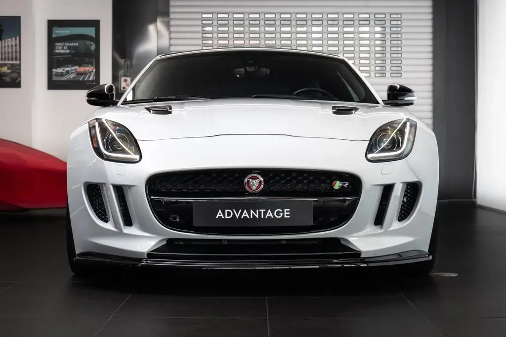 Main__Slider__Photo:Jaguar F-Type Coupe R/AWD/V8/Bluetooth/Bi-xenon 11/2014-1