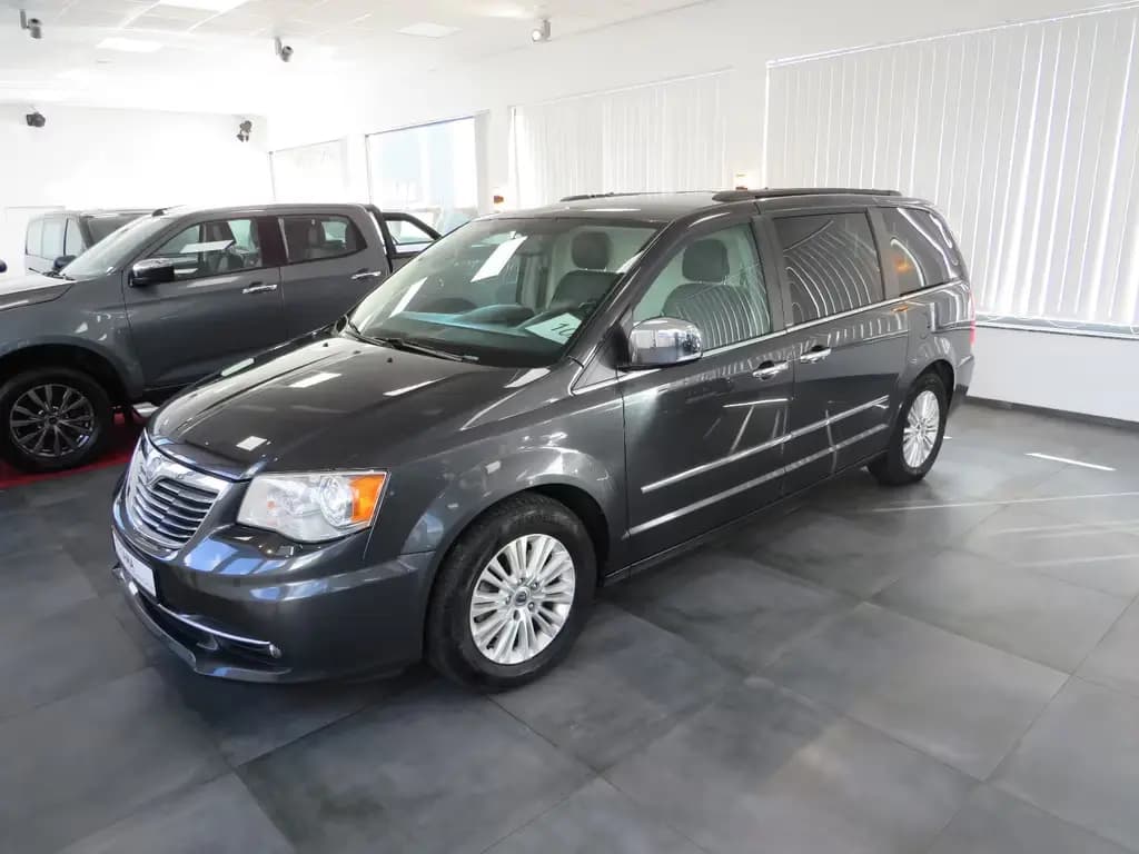 Main__Slider__Photo:Lancia Voyager Hartung Bestattungswagen / Leichenwagen 12/2012-0