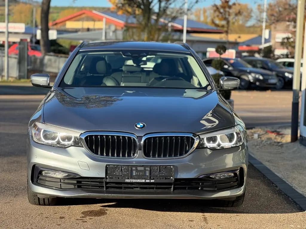 Main__Slider__Photo:BMW 5 Series 520 d Touring  Sport Line LED/RFK/AHK 11/2017-0