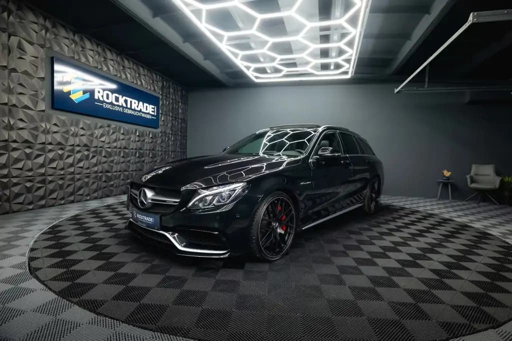 Main__Slider__Photo:Mercedes-Benz C 63 AMG C 63 S T AMG Performance *Pano*Burmester*LED* 07/2017-0