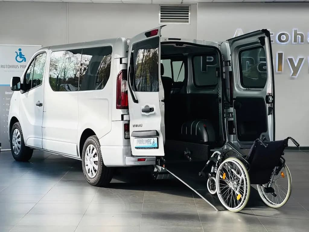 Main__Slider__Photo:Opel Vivaro B L1 Behindertengerecht-Rampe 6+1 01/2016-0