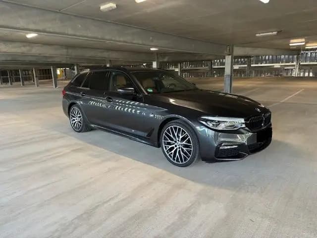 Main__Slider__Photo:BMW 520 d Touring M ACC/Pano/belüft.Sitz/HUD/360G 02/2018-0