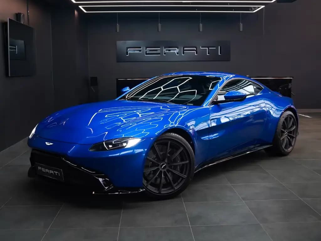 Main__Slider__Photo:Aston Martin V8 Vantage 4.0 V8 12/2018-0