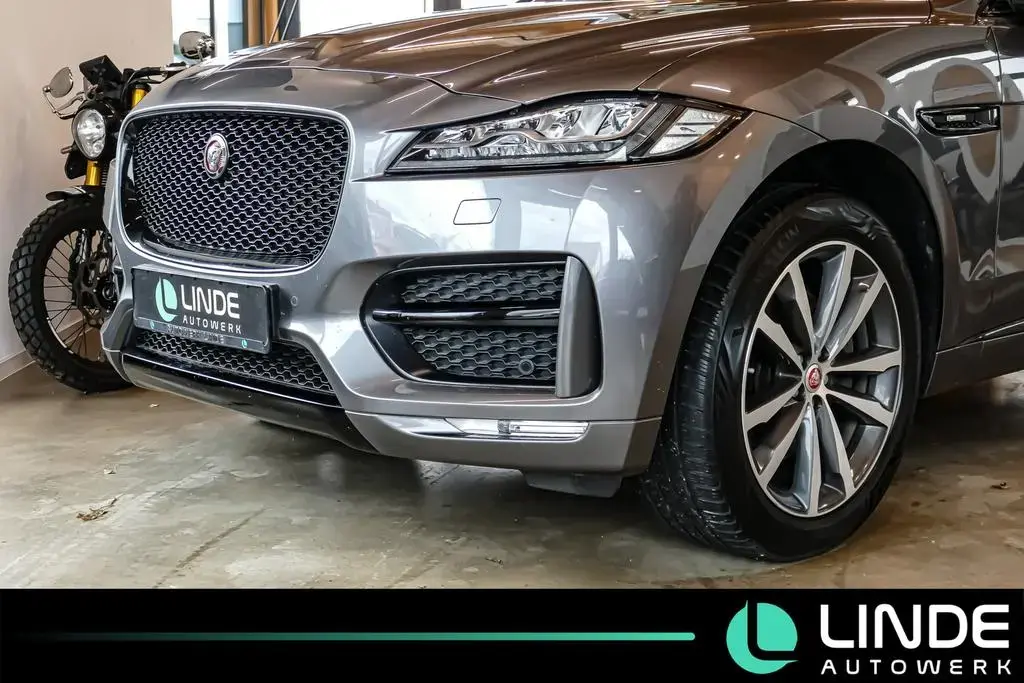 Main__Slider__Photo:Jaguar F-Pace R-Sport AWD |AHK|NAVI|LED|RFK|CARPLAY|20" 11/2018-1