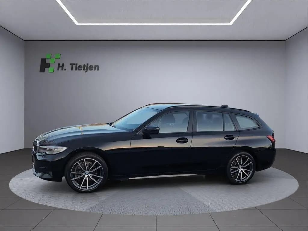 Main__Slider__Photo:BMW 3 Series 318i Touring Aut. Advantage 08/2020-0