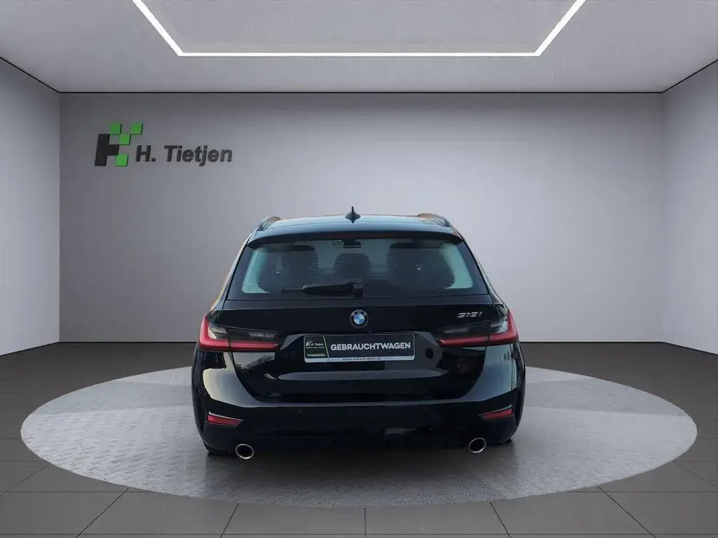 Main__Slider__Photo:BMW 3 Series 318i Touring Aut. Advantage 08/2020-1