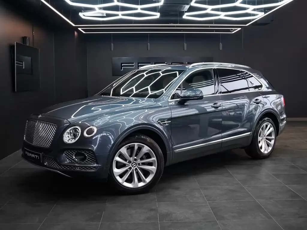 Main__Slider__Photo:Bentley Bentayga 6.0 W12 4WD First Edition Autom. 03/2016-0