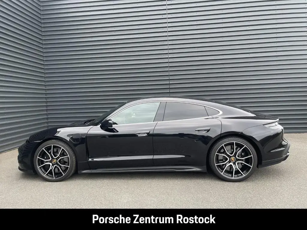 Main__Slider__Photo:Porsche Taycan Turbo S Burmester InnoDrive Head-Up 12/2023-1