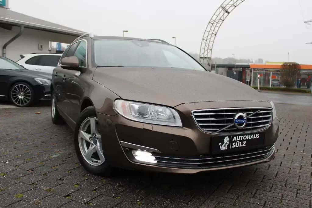 Main__Slider__Photo:Volvo V70 Kombi D4 Inscription/Auto./Leder/Navi/AHK 01/2016-0