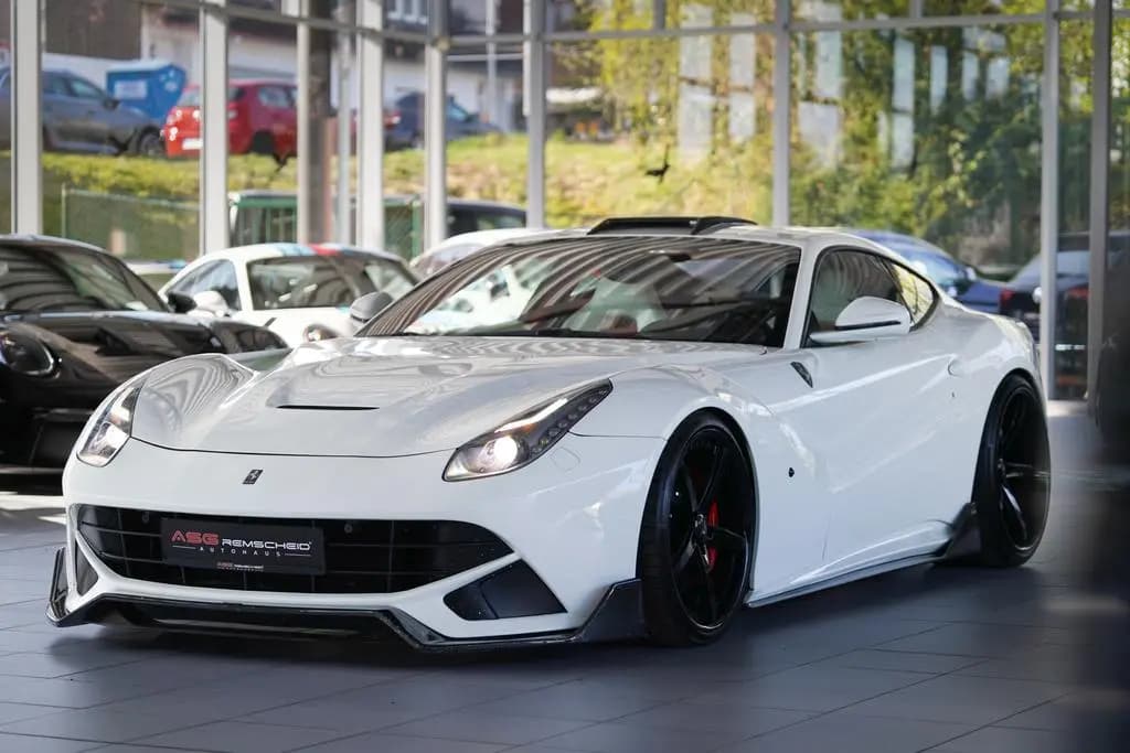 Main__Slider__Photo:Ferrari F12 Berlinetta *Einzelstück *Carbon *Lift *22 * 04/2015-0