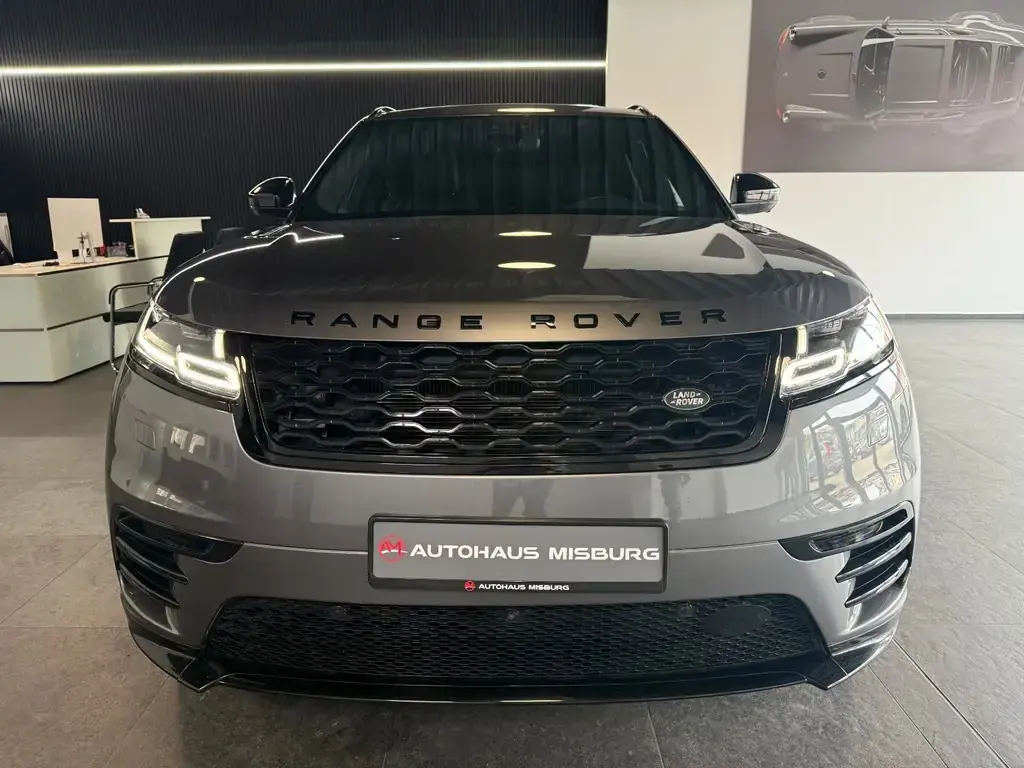 Main__Slider__Photo:Land Rover Range Rover Velar R-Dynamic HSE/Pano-Stand-Hzg 06/2018-1