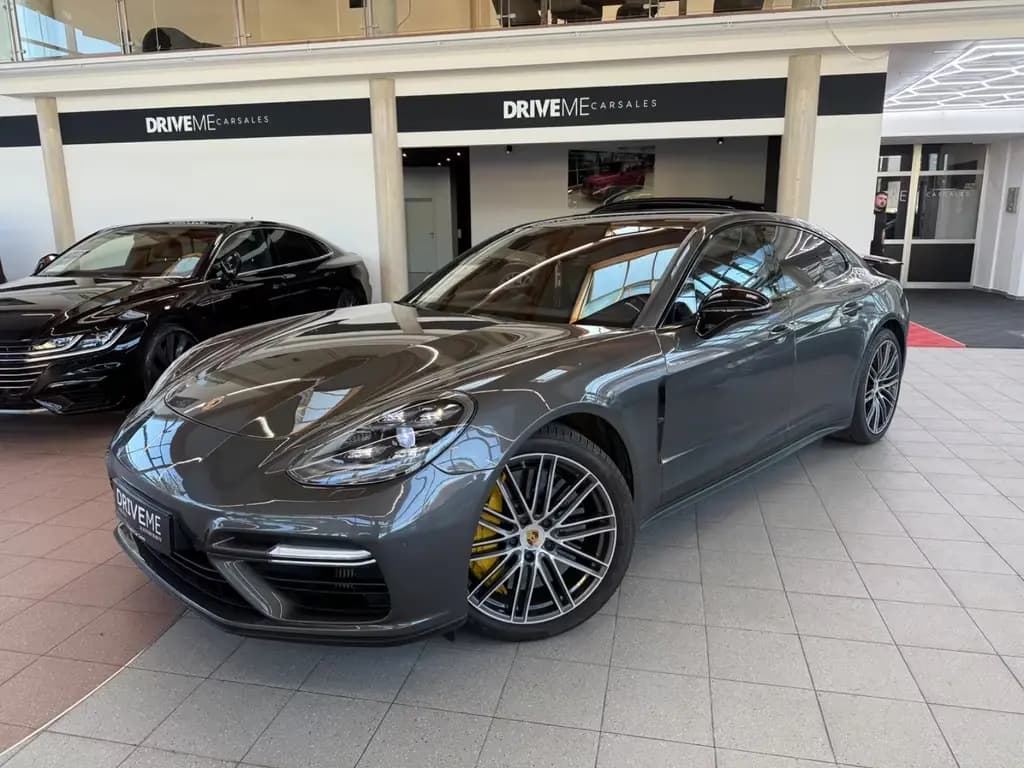 Main__Slider__Photo:Porsche Panamera Turbo 18-Wege Carbon, Keramik Matrix 04/2017-0