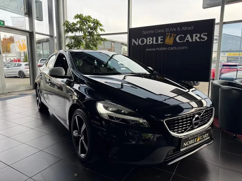 Main__Slider__Photo:Volvo V40 T3 Geartronic R Design LED ALU 11/2018-0