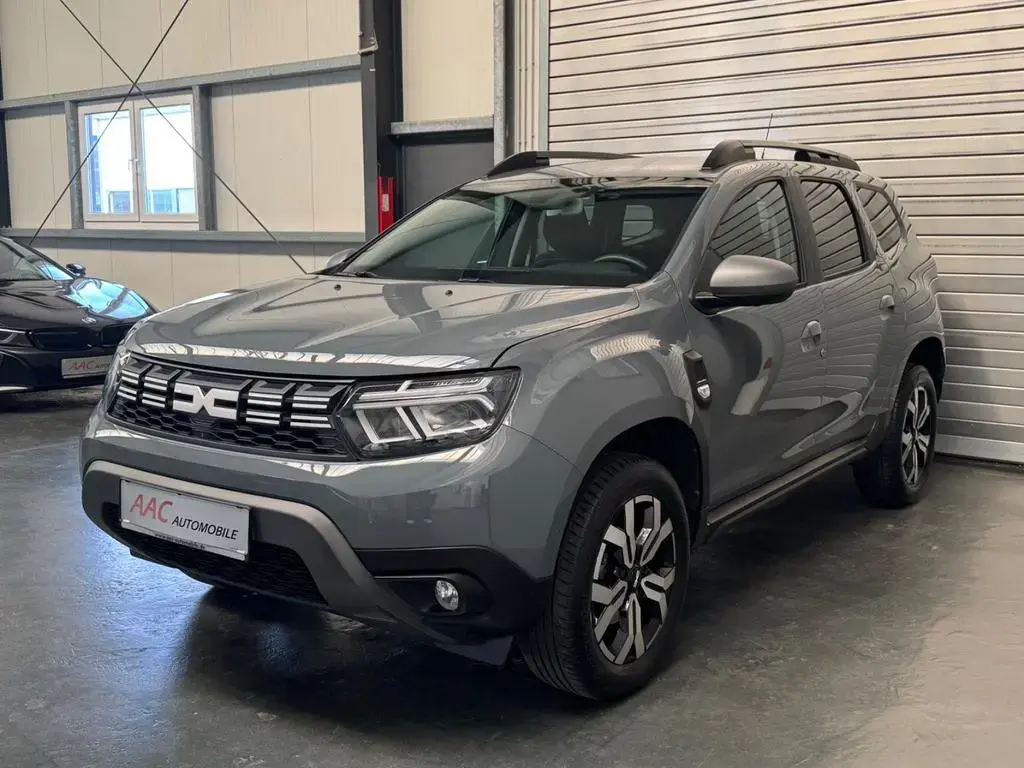 Main__Slider__Photo:Dacia Duster II Journey/Navi/CarPlay/360°Cam/KeyLess 08/2023-1