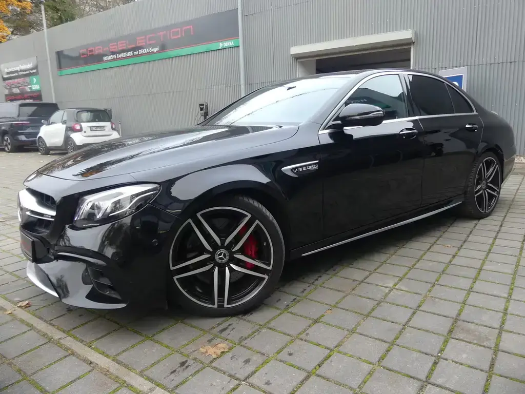 Main__Slider__Photo:Mercedes-Benz E-Class 03/2017-1