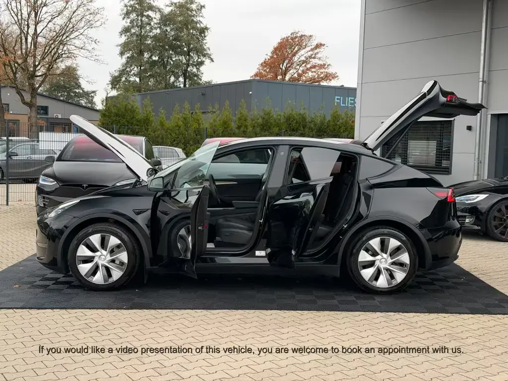 Main__Slider__Photo:Tesla Model Y LONG RANGE AWD | AMD RYZEN | 06/2023-1