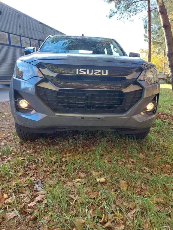Main__Slider__Photo:Isuzu D-Max DoubleCab LS null-0