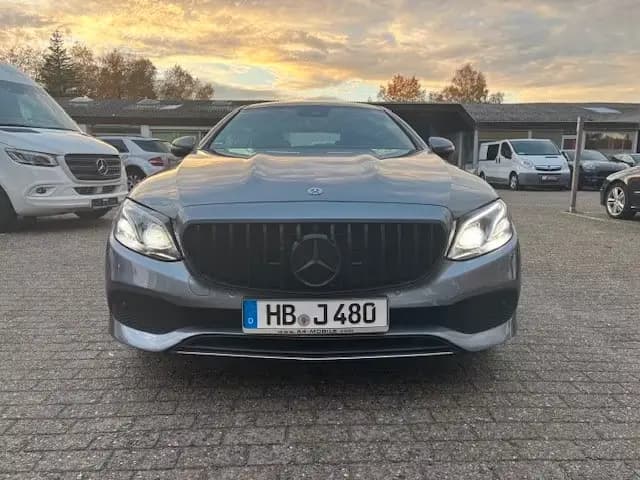 Main__Slider__Photo:Mercedes-Benz E-Class Coupe LED Leder Panorama Widescreen 360° 03/2018-0