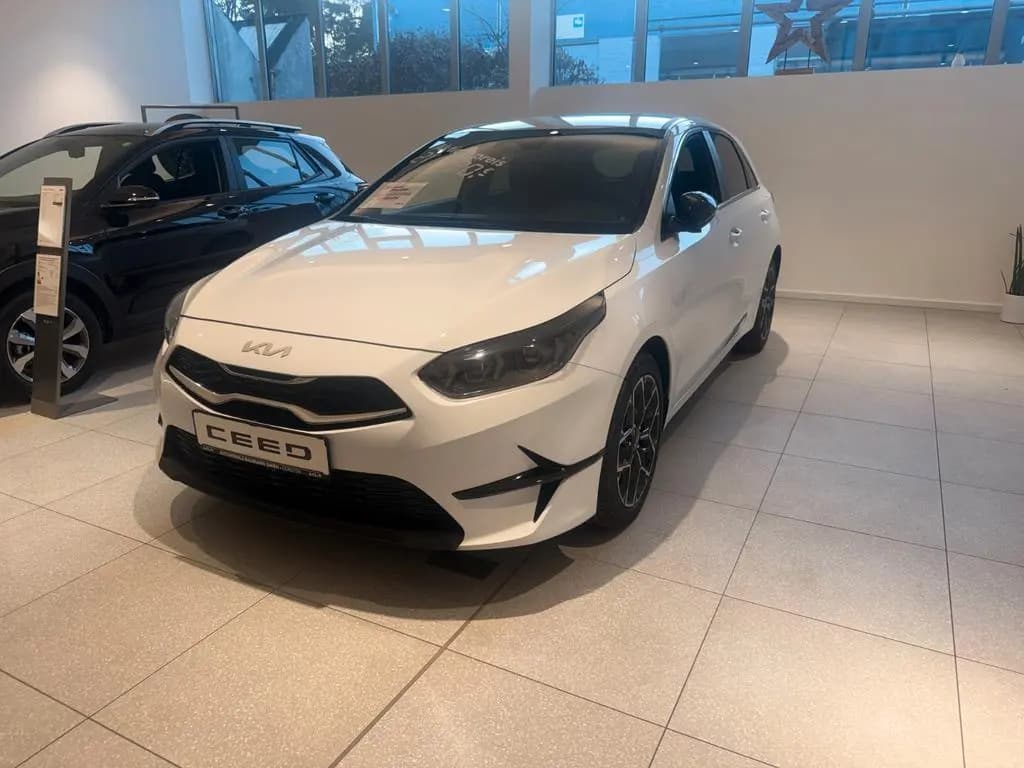 Main__Slider__Photo:Kia Ceed 1.0 T-GDI Nightline Edition *AKTION WKR* 11/2024-0