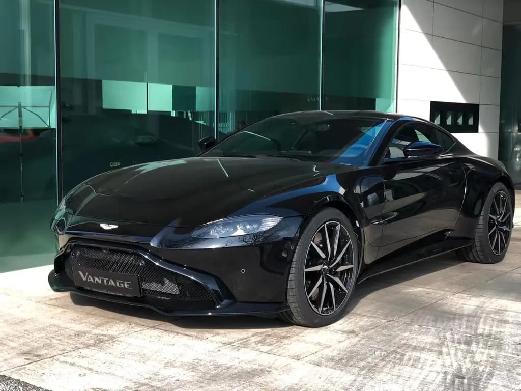 Main__Slider__Photo:Aston Martin V8 Vantage 4.0 V8 06/2019-0