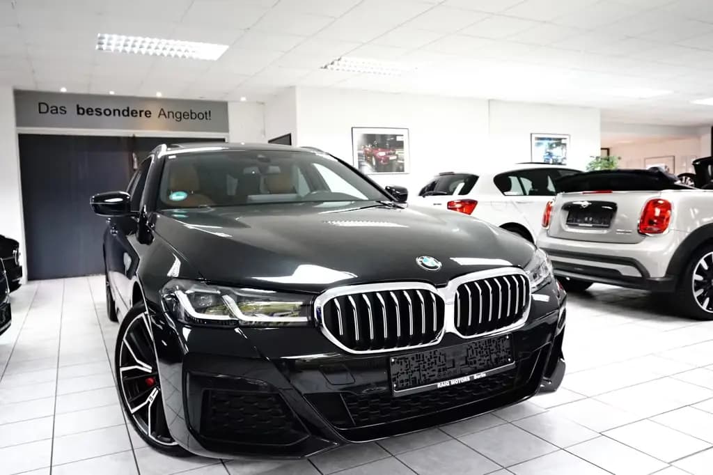 Main__Slider__Photo:BMW 520 d Tour. M Sport LED MATRIX PANO ADAPTIV FW 01/2022-0