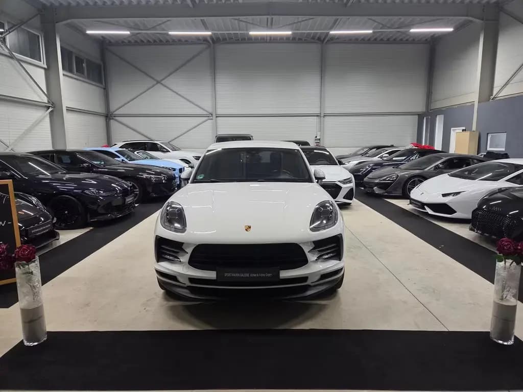Main__Slider__Photo:Porsche Macan /20Zoll/2.Hand/Park-Assistent/*430€ 05/2021-0