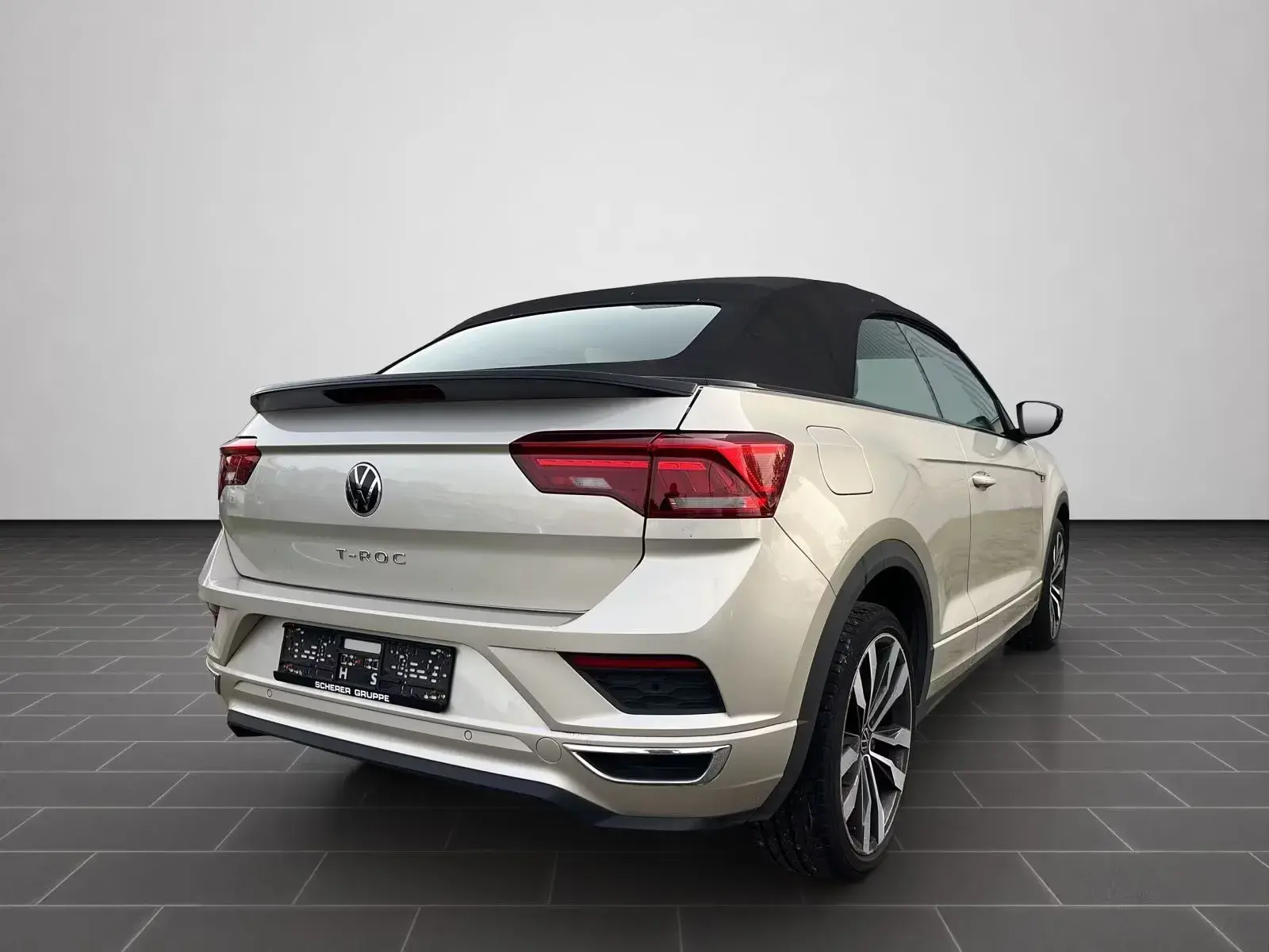 Main__Slider__Photo:Volkswagen T-Roc 04/2021-1