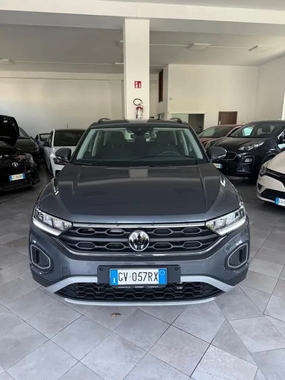 Main__Slider__Photo:Other Other Volkswagen T-Roc 1.5 TSI ACT Edition Plus 06/2024-0