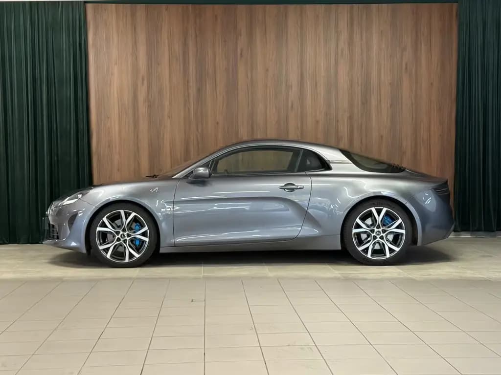 Main__Slider__Photo:Alpine A110 GT°300PS°Carbon°KAM°Sound°Navi°Klima°SHZ 02/2022-0