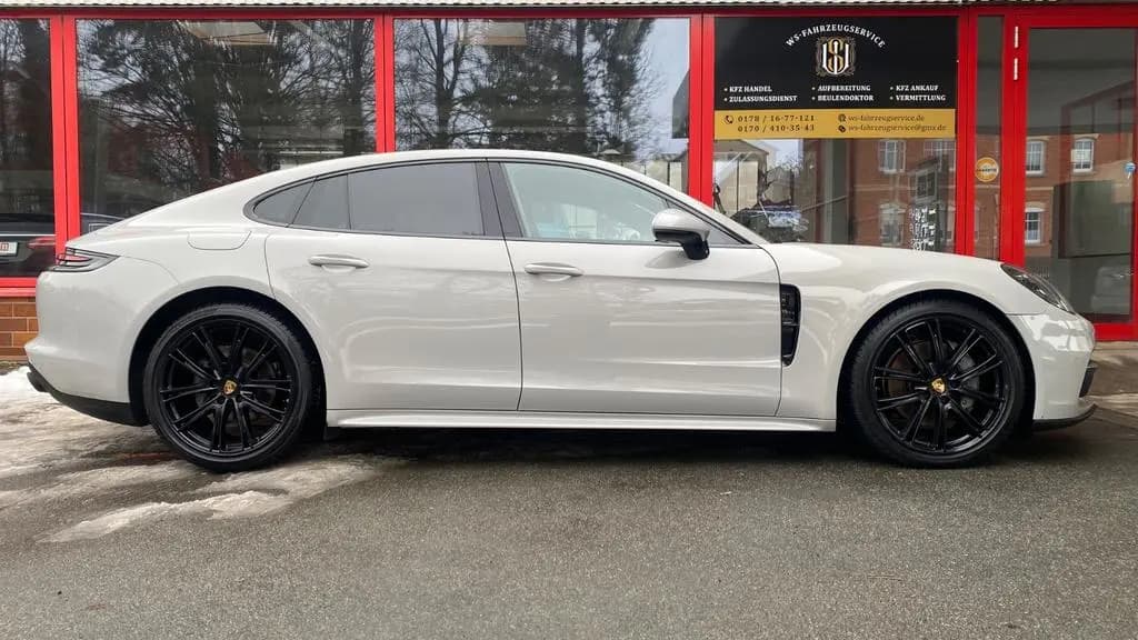 Main__Slider__Photo:Porsche Panamera 4 S LED/Soft/R21/Pano/Bose/Spur/Leder 07/2018-0