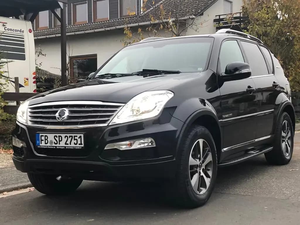 Main__Slider__Photo:Ssangyong REXTON Allrad 7Sitze 3,5t AHK 2.2e-XDi Automatik 11/2017-0