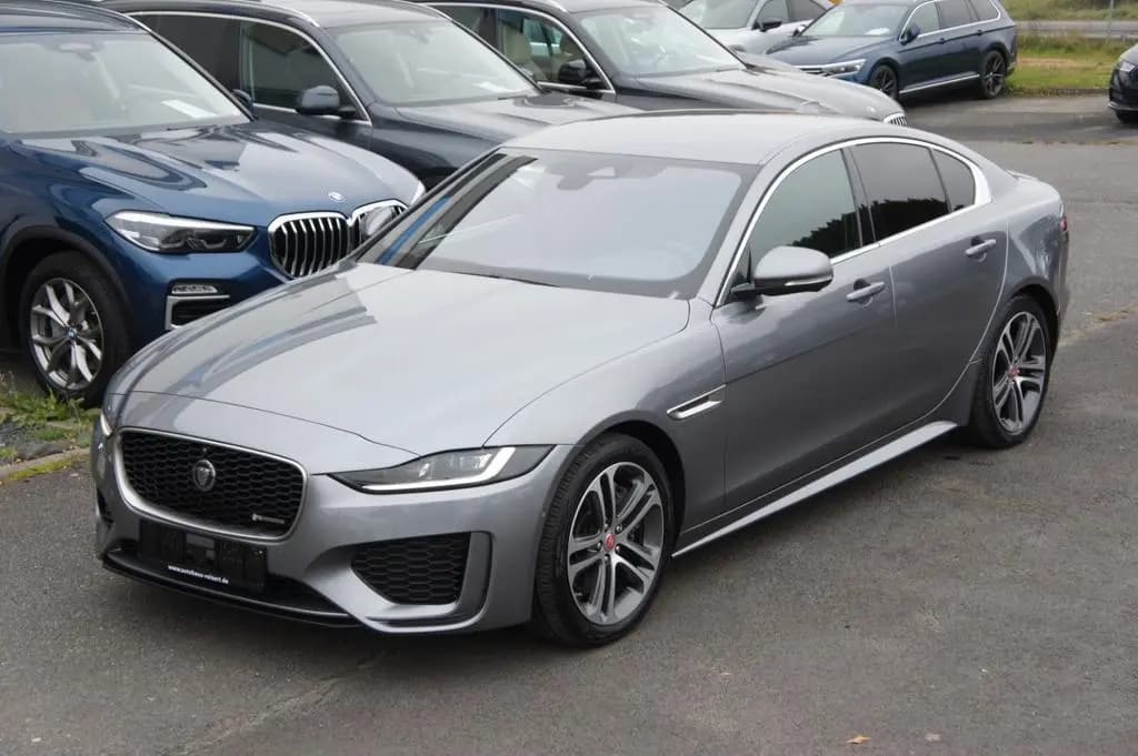 Main__Slider__Photo:Jaguar XE R-Dynamic SE 4x4*LEDER*MERIDIAN*LED*360* 04/2021-0