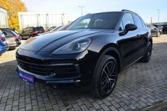 Main__Slider__Photo:Porsche Cayenne Standheizung Luftfederung Porsche appro 02/2022-0