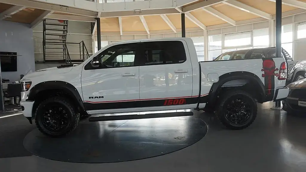 Main__Slider__Photo:Dodge RAM 5.7 V8 HEMI 4x4 CREW-CAB*Leder*Navi*Tempo* 07/2022-1
