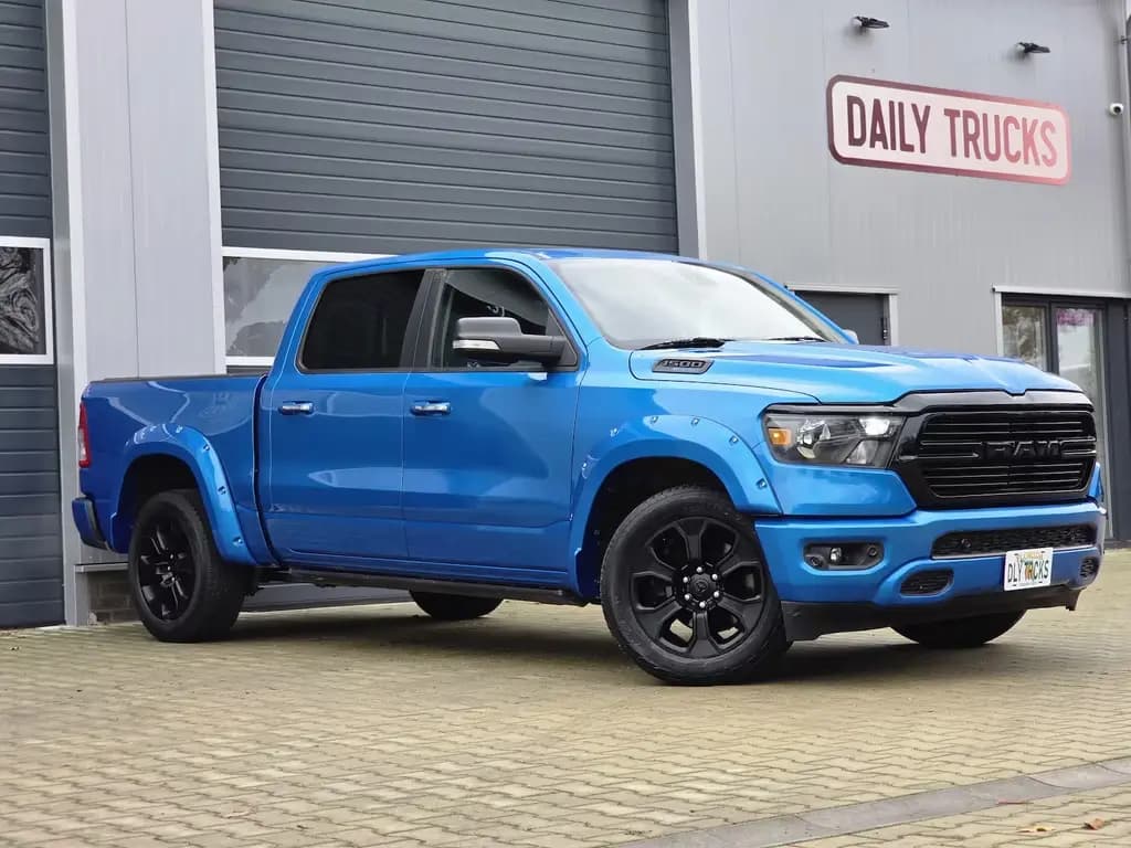 Main__Slider__Photo:Dodge RAM 1500 5.7 Bighorn Kamera AHK El. Steps 10/2020-0