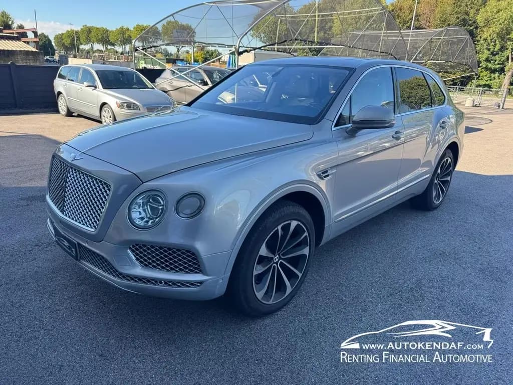 Main__Slider__Photo:Bentley Bentayga 6.0 W12 auto 06/2016-0